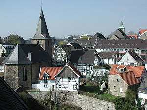 Blick von der Burg auf die ev. Kirche und einen Teil der Freiheit